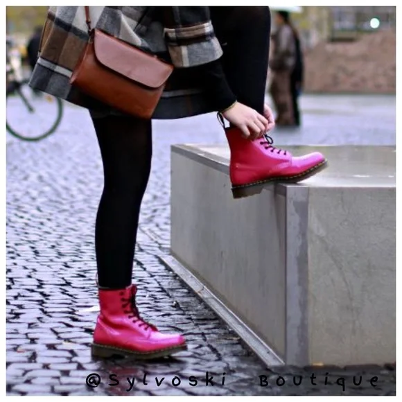 💖DR MARTENS 1460 WOMEN'S PATENT LAMPER LEATHER LACE UP BOOTS 💓💓💖💖NWT - Picture 2 of 13